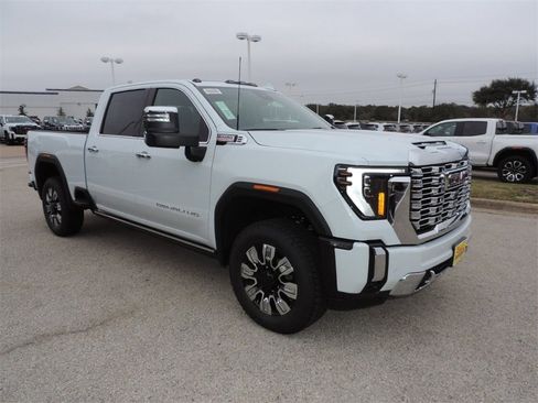New 2026 GMC Sierra 2500 Denali w/ Denali Reserve Package image 3