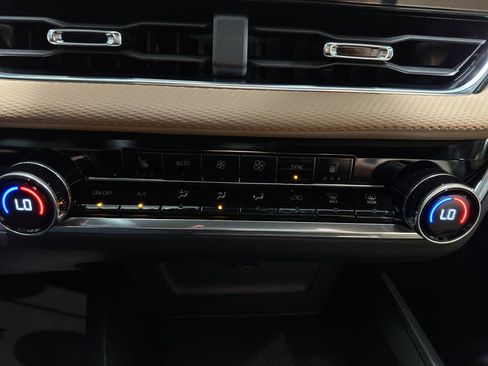 New 2025 Chevrolet Equinox ACTIV w/ Safety and Technology Package image 22