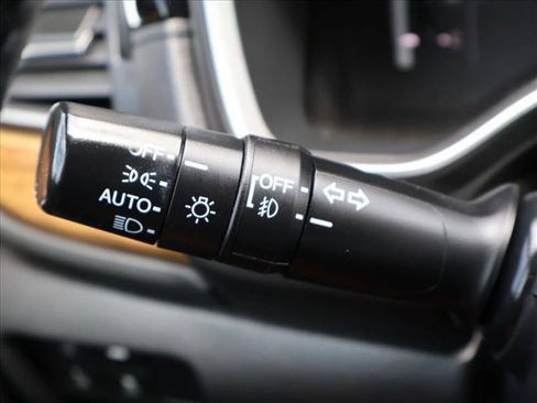 Used 2017 Honda CR-V Touring image 16