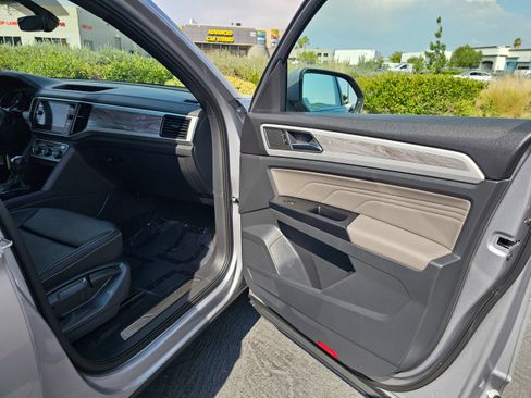 Used 2021 Volkswagen Atlas Cross Sport SE w/ Panoramic Sunroof Package AWD/4WD image 31