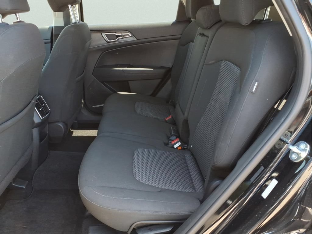 Used 2025 Kia Sportage LX AWD/4WD image 22