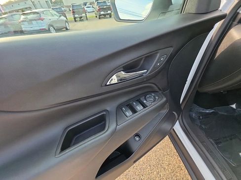 Used 2023 Chevrolet Equinox LT AWD/4WD image 19