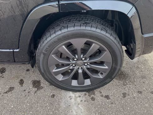 Used 2019 Jeep Cherokee High Altitude AWD/4WD image 11