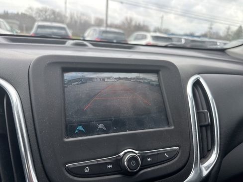 Used 2018 Chevrolet Equinox LT image 16