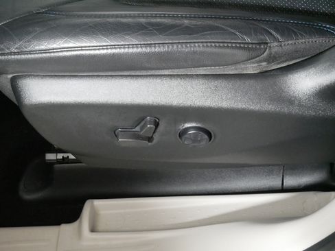 Used 2021 Chrysler Pacifica Touring-L FWD image 20