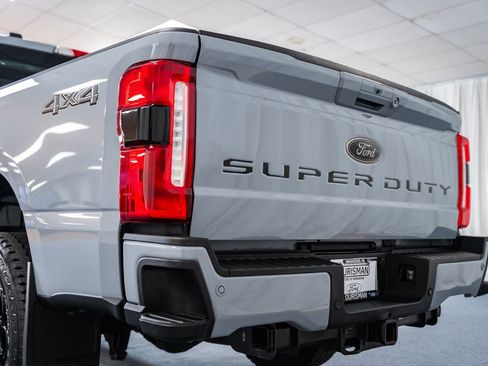 Used 2025 Ford F250 Lariat w/ Black Appearance Package image 6