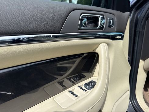 Used 2015 Lincoln MKS AWD w/ Equipment Group 101A image 11