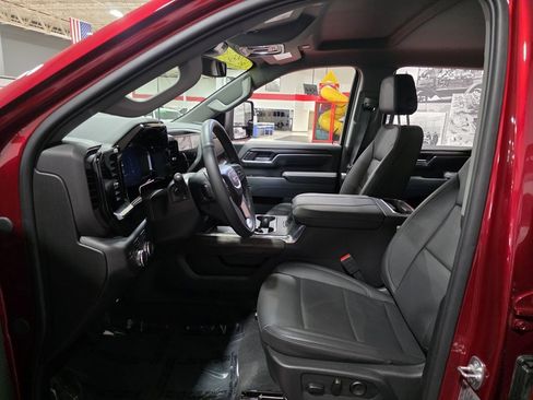 Used 2025 GMC Sierra 2500 SLT w/ SLT Premium Package image 15