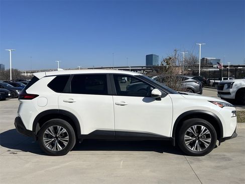 Certified 2023 Nissan Rogue SV image 3