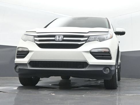 Used 2017 Honda Pilot Touring image 11