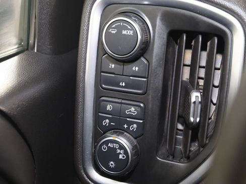 Used 2020 Chevrolet Silverado 2500 LT AWD/4WD image 24