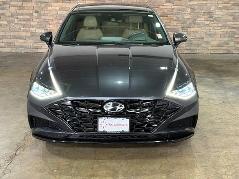 Used 2021 Hyundai Sonata Limited w/ Winter Weather Package FWD image 3