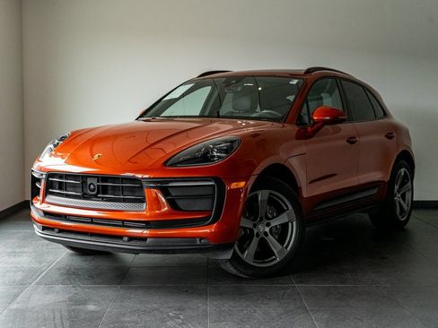 Certified 2024 Porsche Macan AWD/4WD image 1
