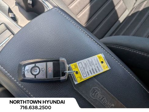 Used 2020 Ford Fusion SE FWD image 20
