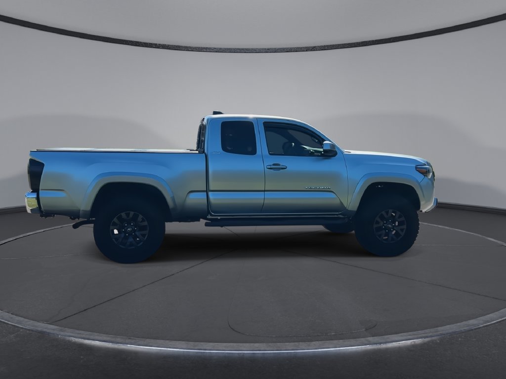 Used 2022 Toyota Tacoma SR5 RWD image 9