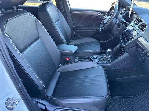 Certified 2022 Volkswagen Tiguan SE R-Line image 33