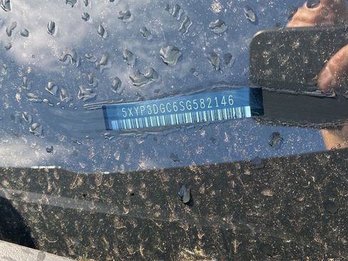 Used 2025 Kia Telluride EX w/ EX Captain's Chair Package AWD/4WD image 23