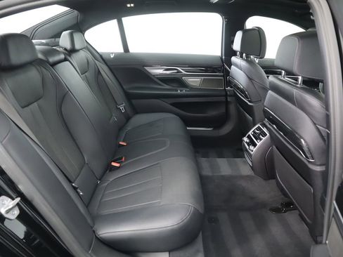 Certified 2022 BMW 740i w/ M Sport Package image 23