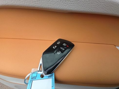 New 2025 Volkswagen ID. Buzz Pro S Plus image 26