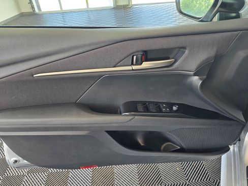 Used 2025 Toyota Camry LE FWD image 33