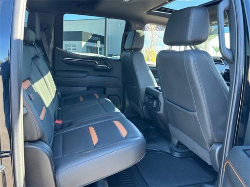 Used 2023 GMC Sierra 1500 AT4 w/ Technology Package image 19