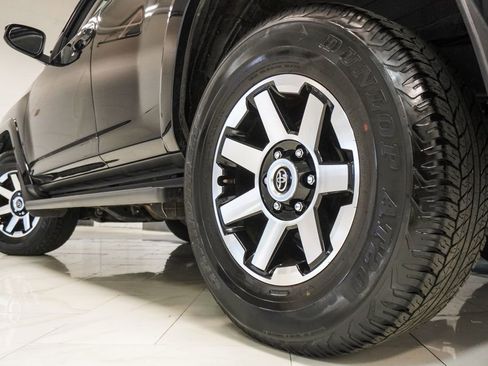 Used 2024 Toyota 4Runner TRD Off-Road AWD/4WD image 41