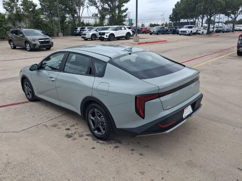 Used 2025 Kia K4 FWD image 8