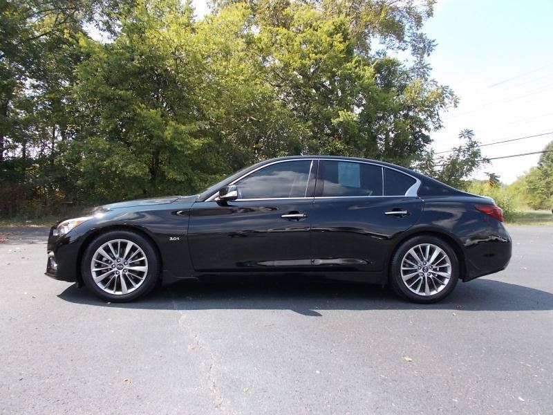 Used 2018 INFINITI Q50 Luxe w/ Essential Package (3.0T Luxe) RWD image 2