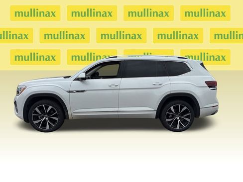 Used 2024 Volkswagen Atlas SEL Premium R-Line image 5