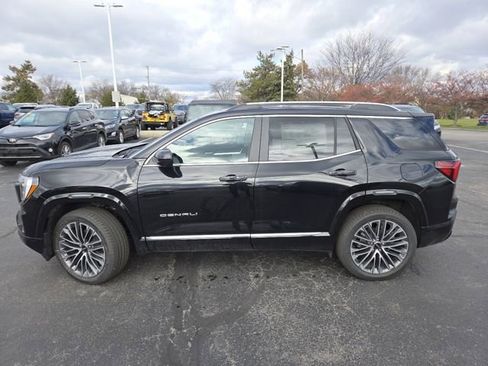 New 2026 GMC Terrain Denali w/ LPO, Floor Liner Package image 24