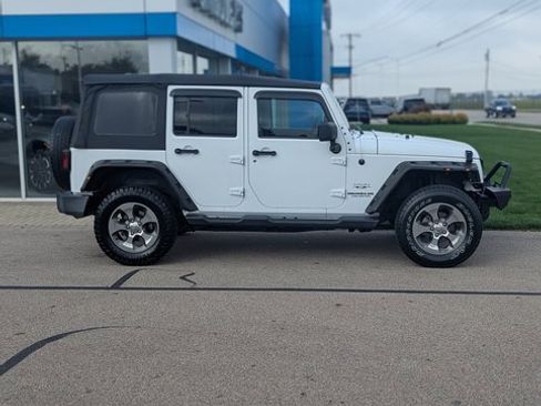 Used 2016 Jeep Wrangler Unlimited Sahara w/ Connectivity Group image 3