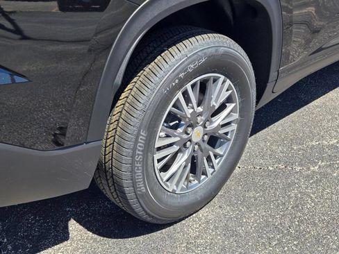 New 2026 Chevrolet Traverse LT w/ Driver Confidence Package FWD image 10