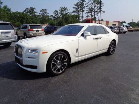 Used 2017 Rolls-Royce Ghost image 6