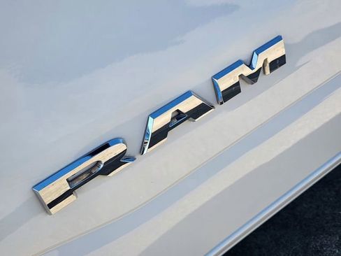 Used 2025 RAM 1500 Big Horn AWD/4WD image 13