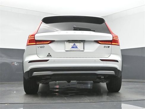 Used 2024 Volvo V60 B5 Cross Country Plus image 43