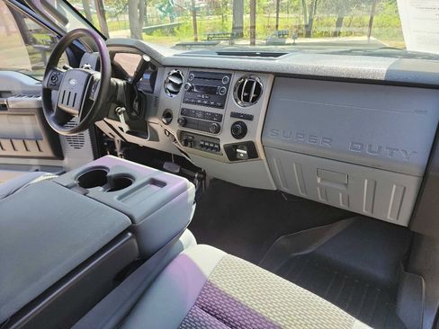 Used 2016 Ford F350 XLT w/ XLT Interior Package image 38