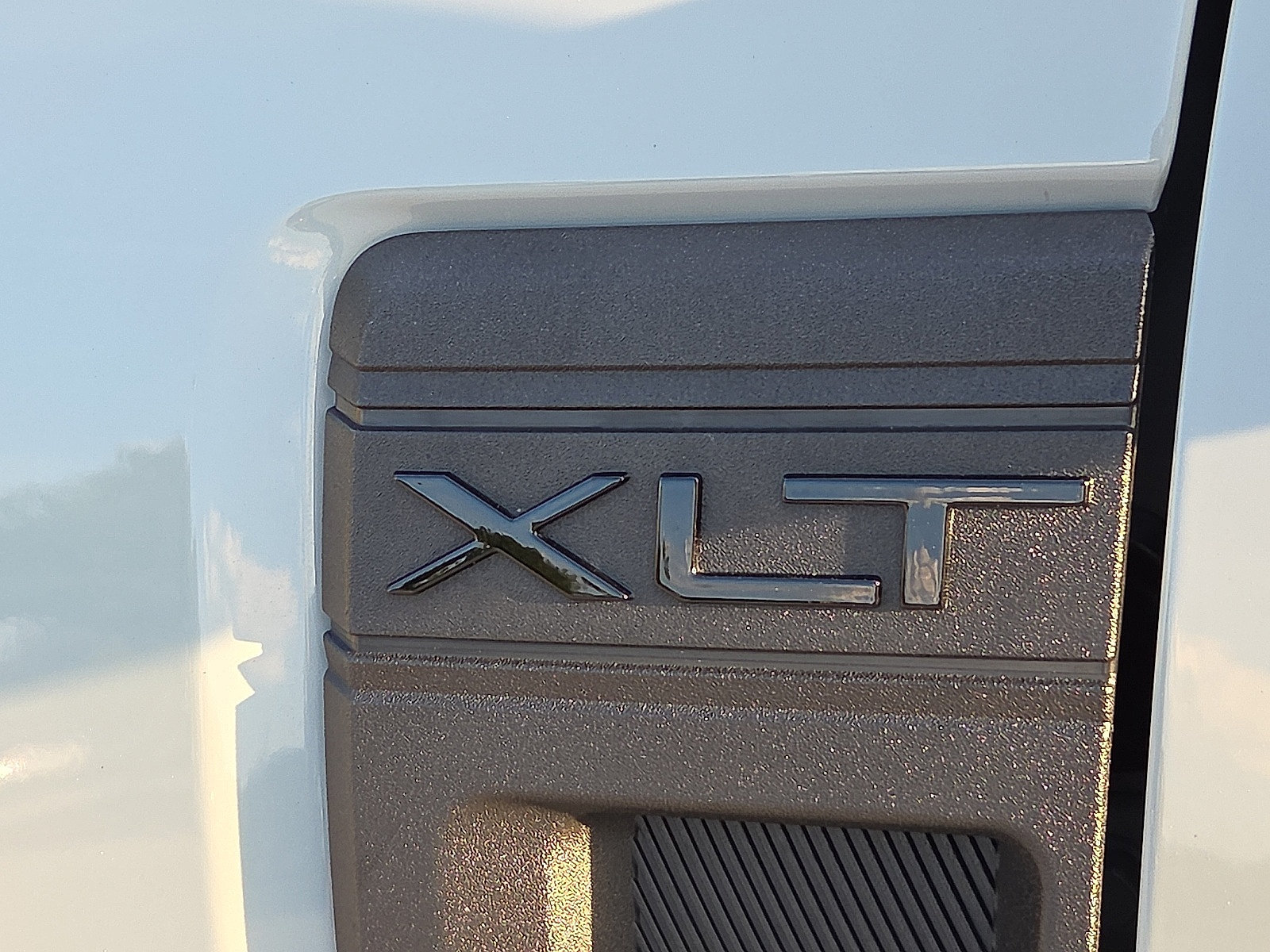 Certified 2023 Ford Maverick XLT w/ Black Appearance Package FWD image 9
