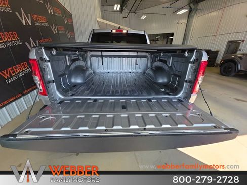 Used 2024 RAM 1500 Big Horn AWD/4WD image 7