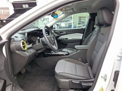 Used 2024 Chevrolet Trax LT w/ Driver Confidence Package image 24