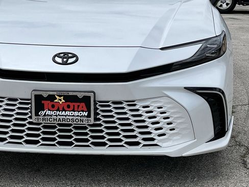 Used 2025 Toyota Camry XSE FWD image 8
