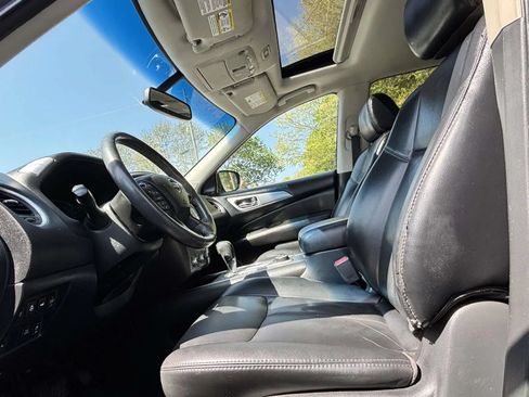 Used 2017 Nissan Pathfinder SL w/ SL Premium Package AWD/4WD image 19