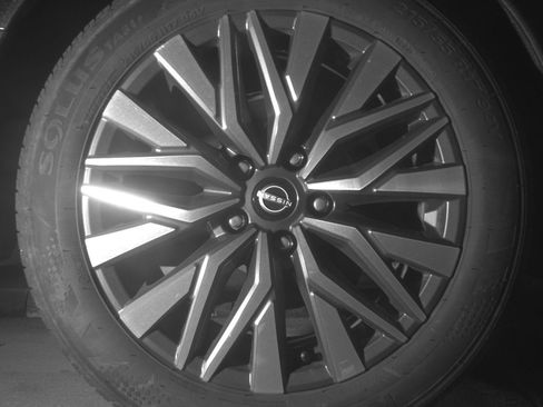 Used 2025 Nissan Altima 2.5 SV FWD image 15