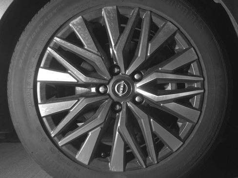 Used 2025 Nissan Altima 2.5 SV FWD image 16