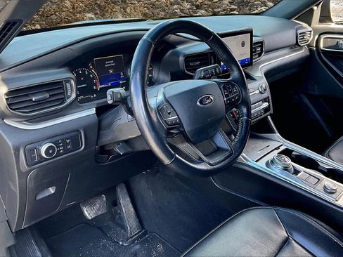 Used 2020 Ford Explorer XLT w/ Equipment Group 202A image 11