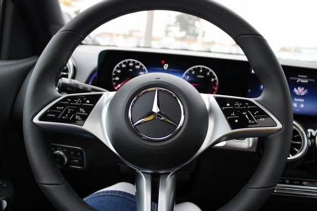 New 2026 Mercedes-Benz GLB 250 4MATIC image 22