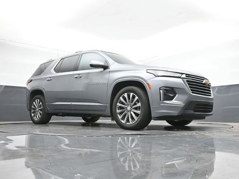 Used 2023 Chevrolet Traverse Premier image 46