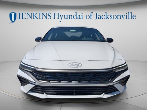 New 2025 Hyundai Elantra SEL FWD image 8