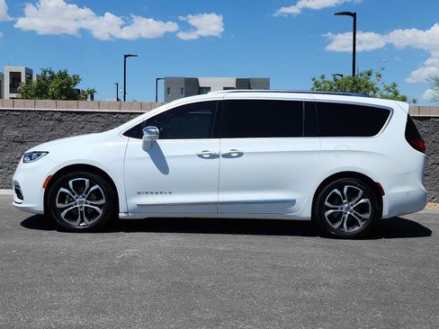 Used 2024 Chrysler Pacifica Pinnacle FWD image 5