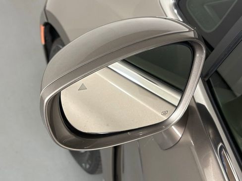 Used 2018 Chrysler Pacifica Touring-L w/ Premium Audio Group image 13