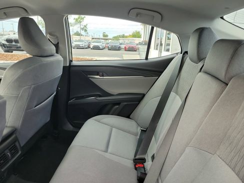 Used 2025 Toyota Camry LE image 10